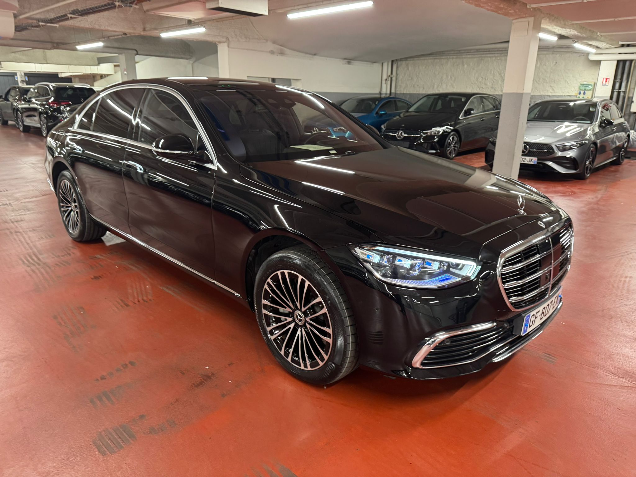 Mercedes Benz S class in Paris (France)