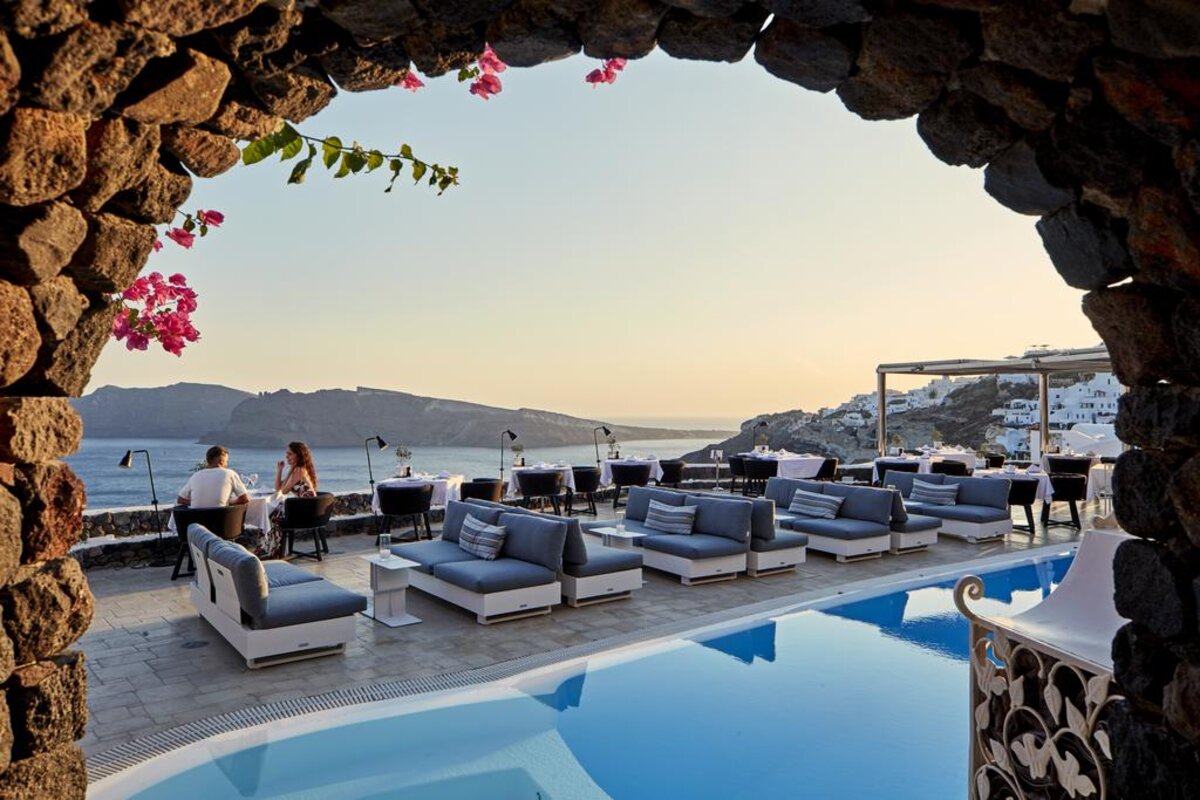 Canaves Oia Suites