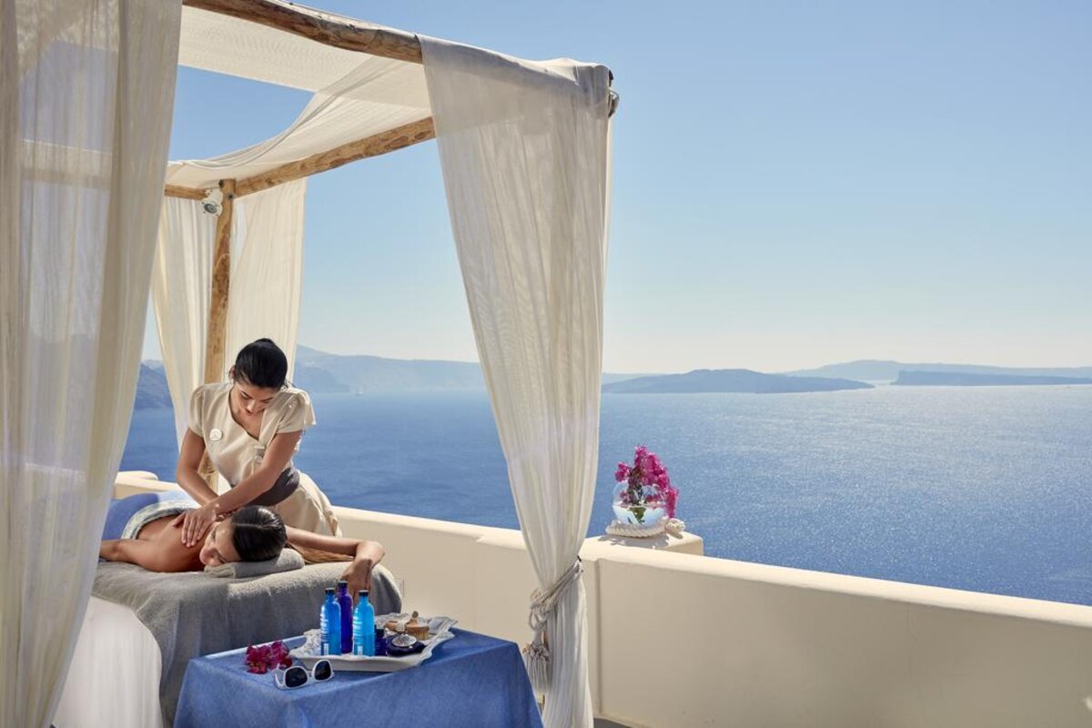 Canaves Oia Suites