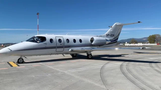 SP-OOK HAWKER 400XP | Smart Jet Charter Flights