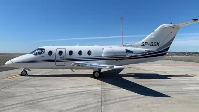 SP-OOK HAWKER 400XP | Smart Jet Charter Flights