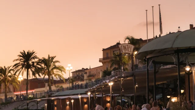 Castel Plage - Private beach, Bar & Restaurant in Nice