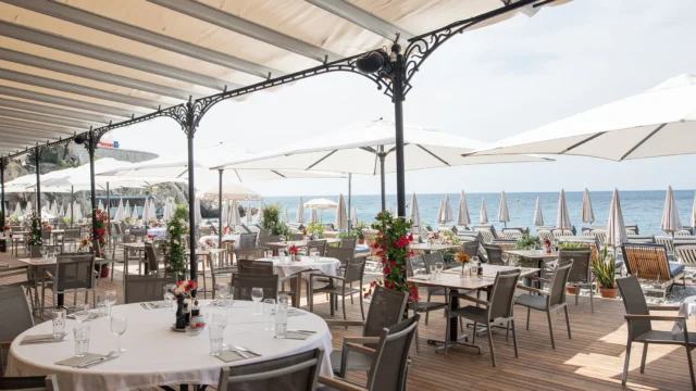 Castel Plage - Private beach, Bar & Restaurant in Nice