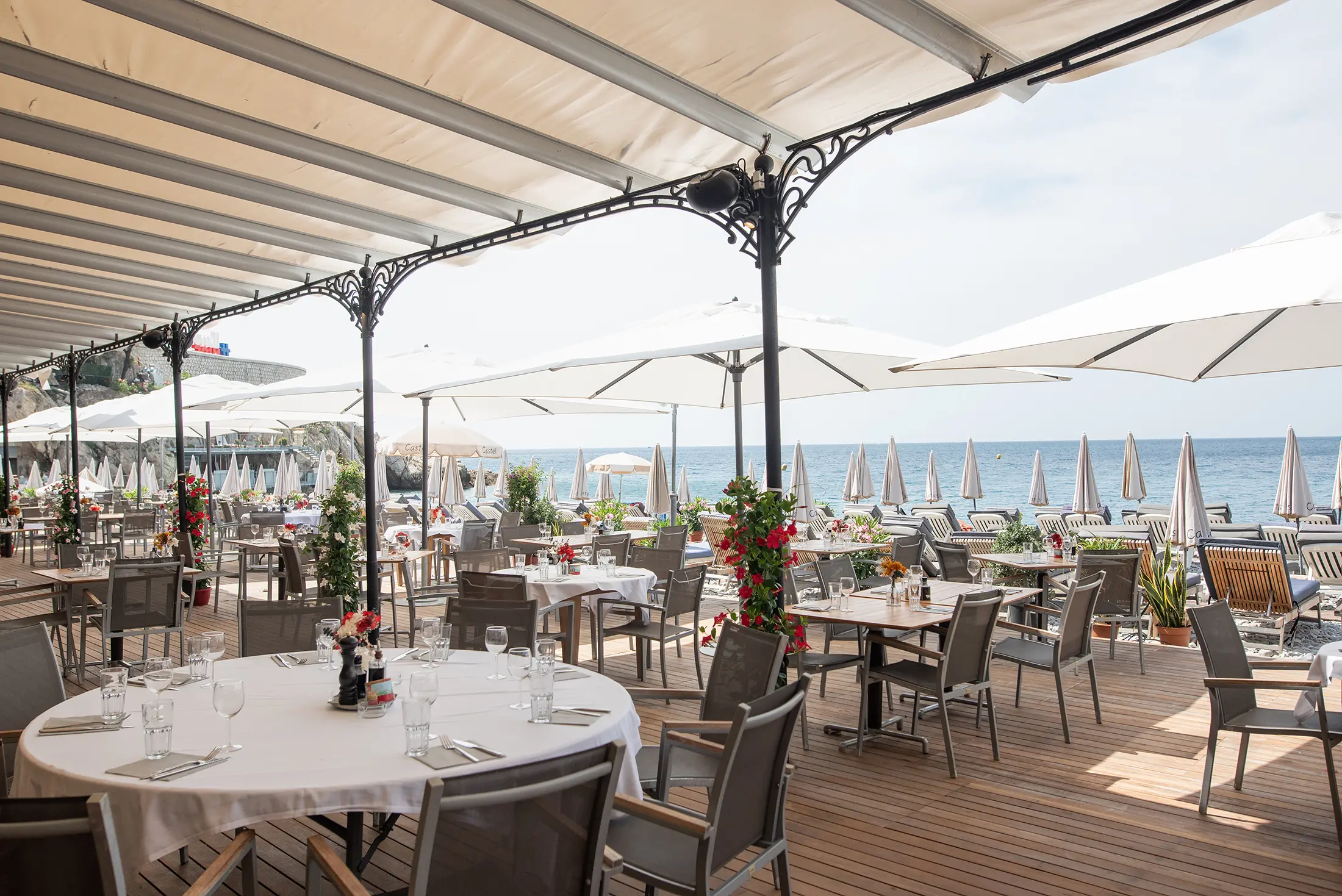 Castel Plage - Private beach, Bar & Restaurant in Nice