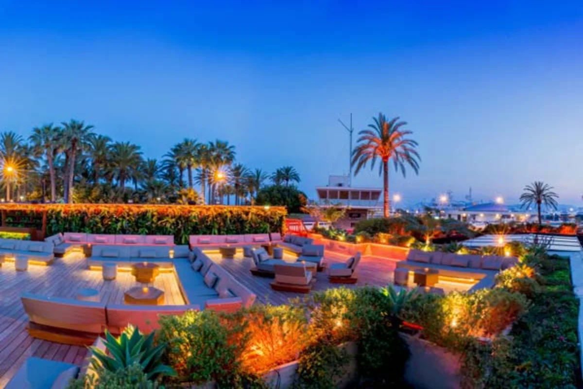 Bar Cloud 9 Le Baoli Cannes