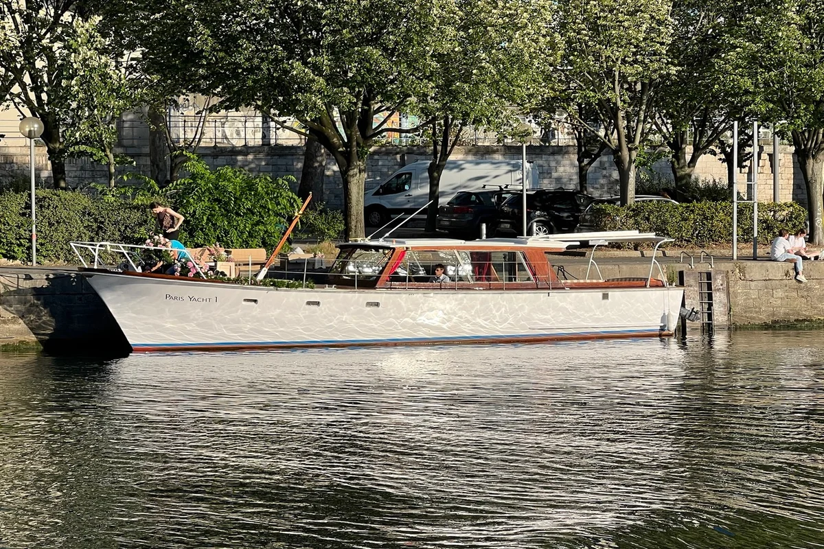 Dinner Cruise Paris | Paris Yacht 1 | Seine