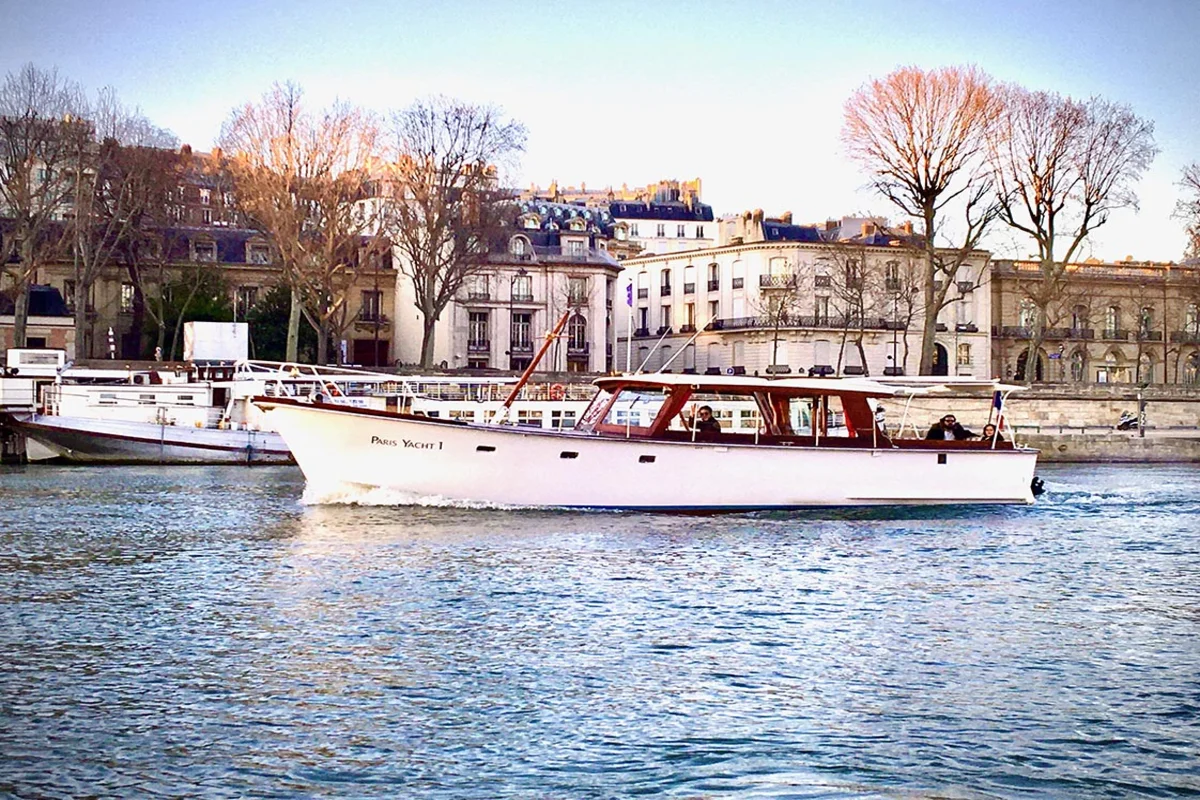 Dinner Cruise Paris | Paris Yacht 1 | Seine