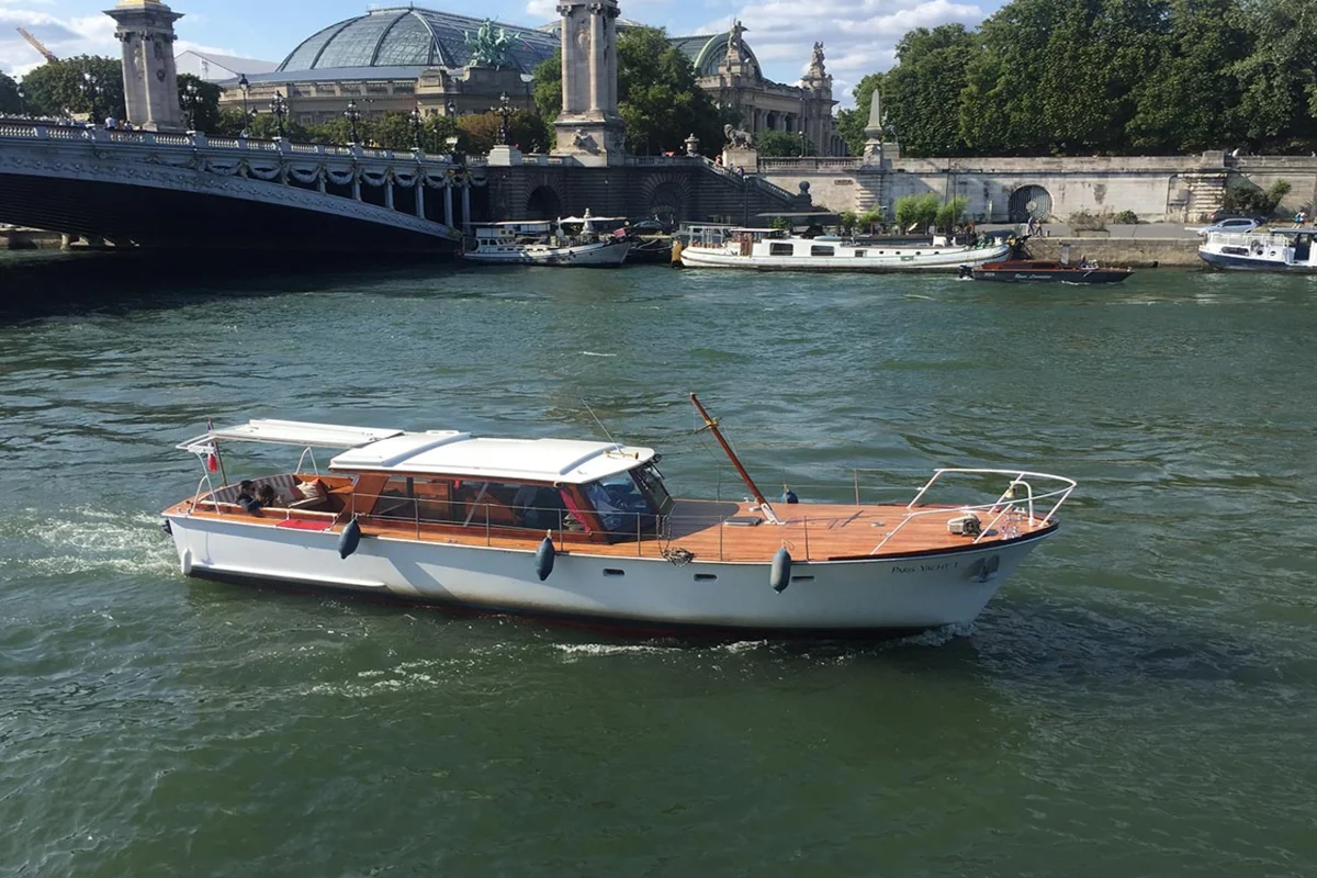 Dinner Cruise Paris | Paris Yacht 1 | Seine