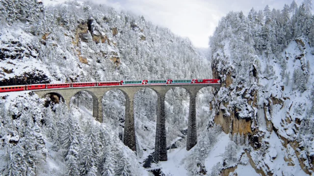 Excellence rail journey through the Swiss Alps - Glacier Express