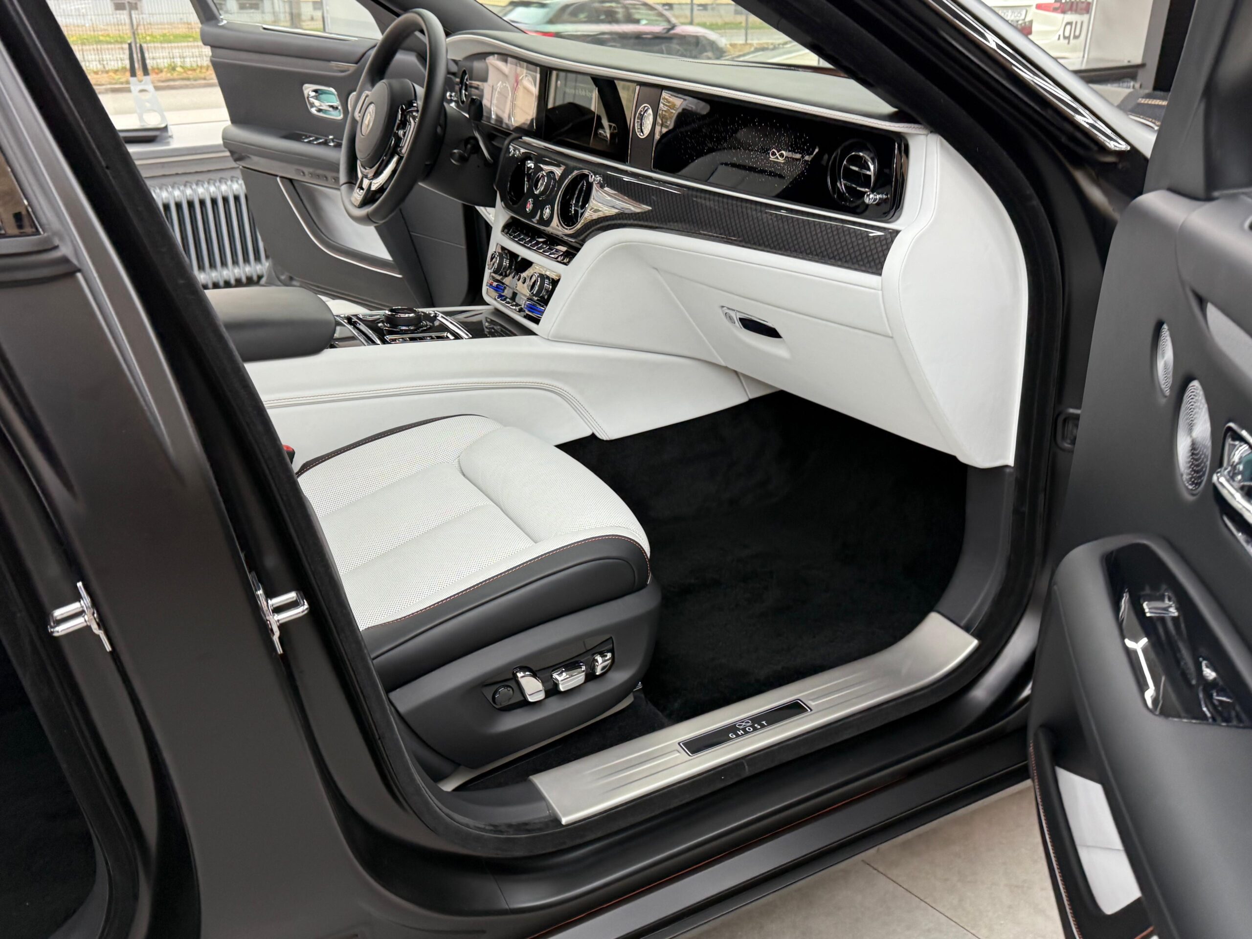 Rolls Royce Ghost Black Badge 2024