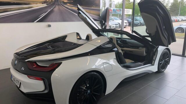 BMW i8 Roadster