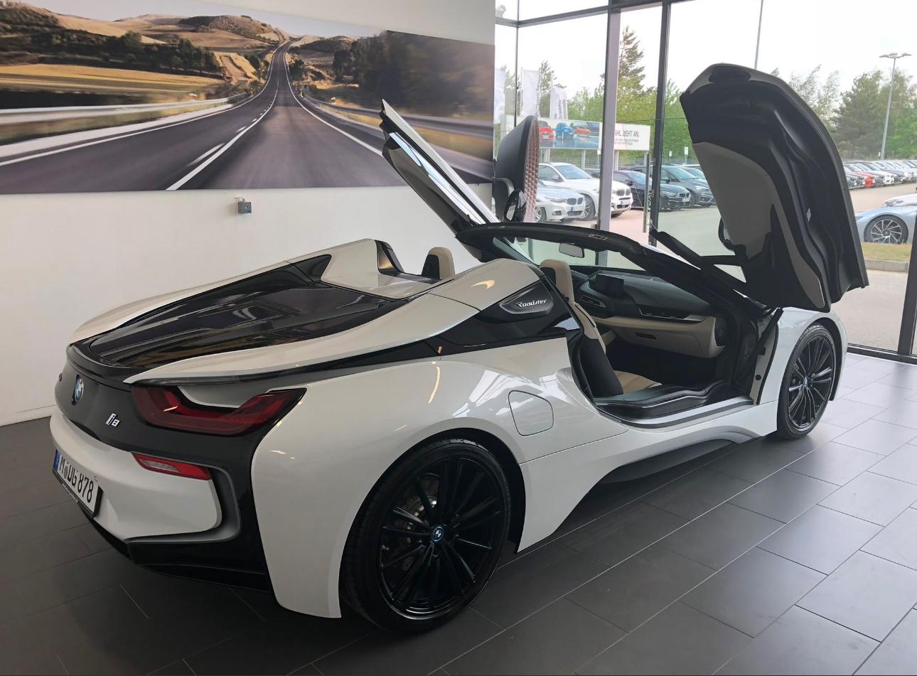 BMW i8 Roadster