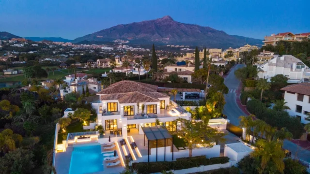 FUTURISTIC DESIGN VILLA, Marbella