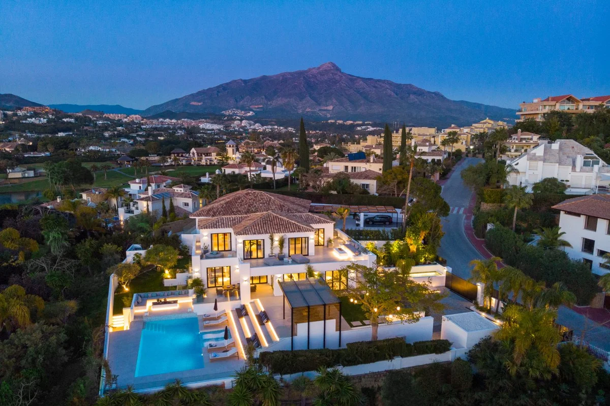 FUTURISTIC DESIGN VILLA, Marbella