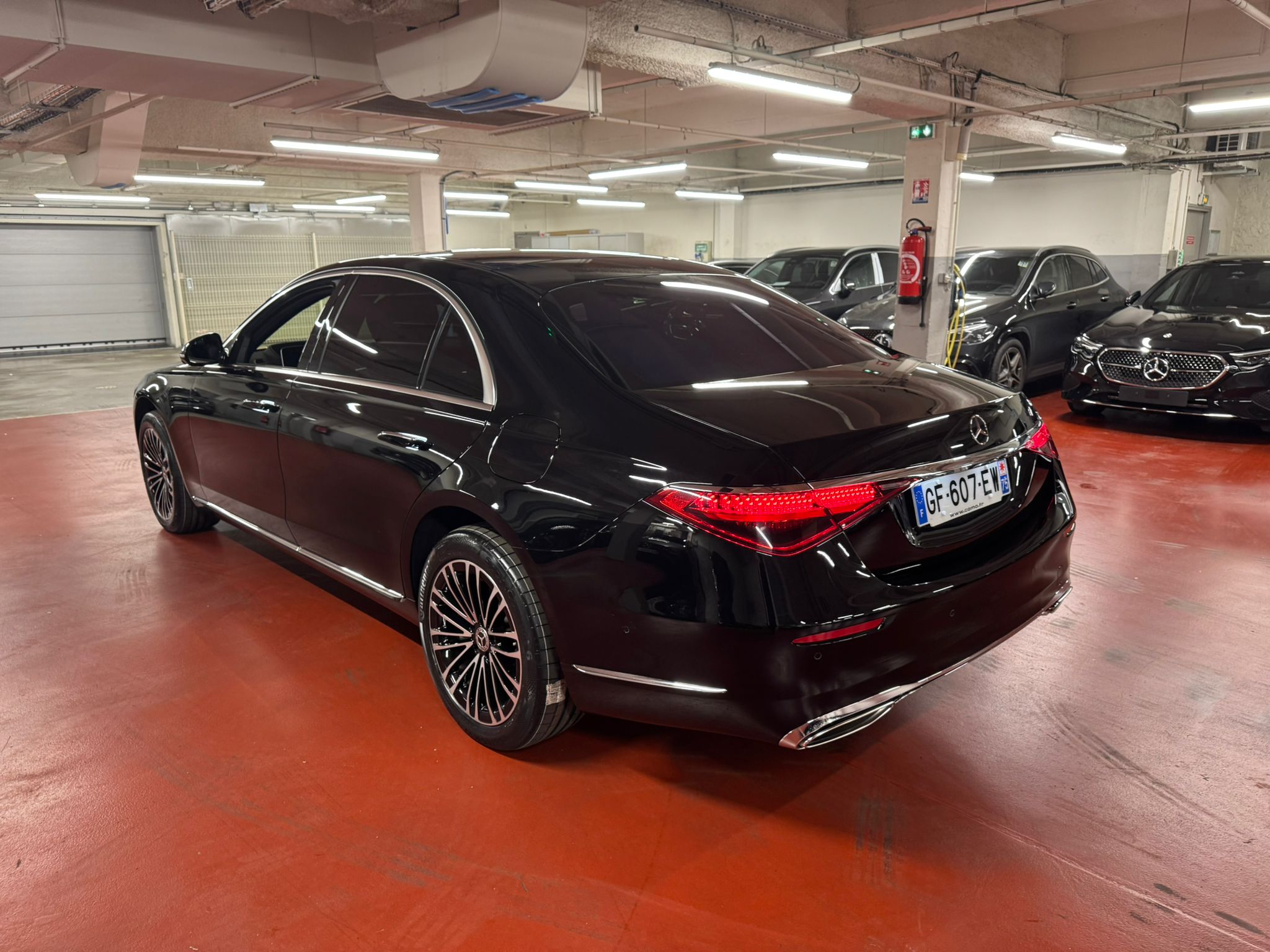 Mercedes Benz S class in Paris (France)