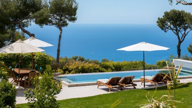 Villa with an exceptional sea view in Eze