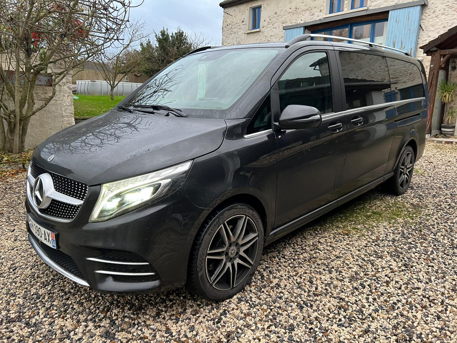 Mercedes Benz V-Class 250 4-Matic in Paris