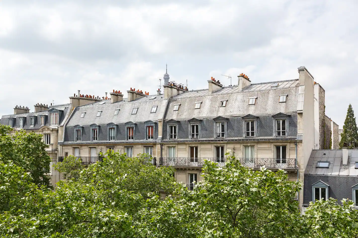 The Eiffel Tower Cosy Nest