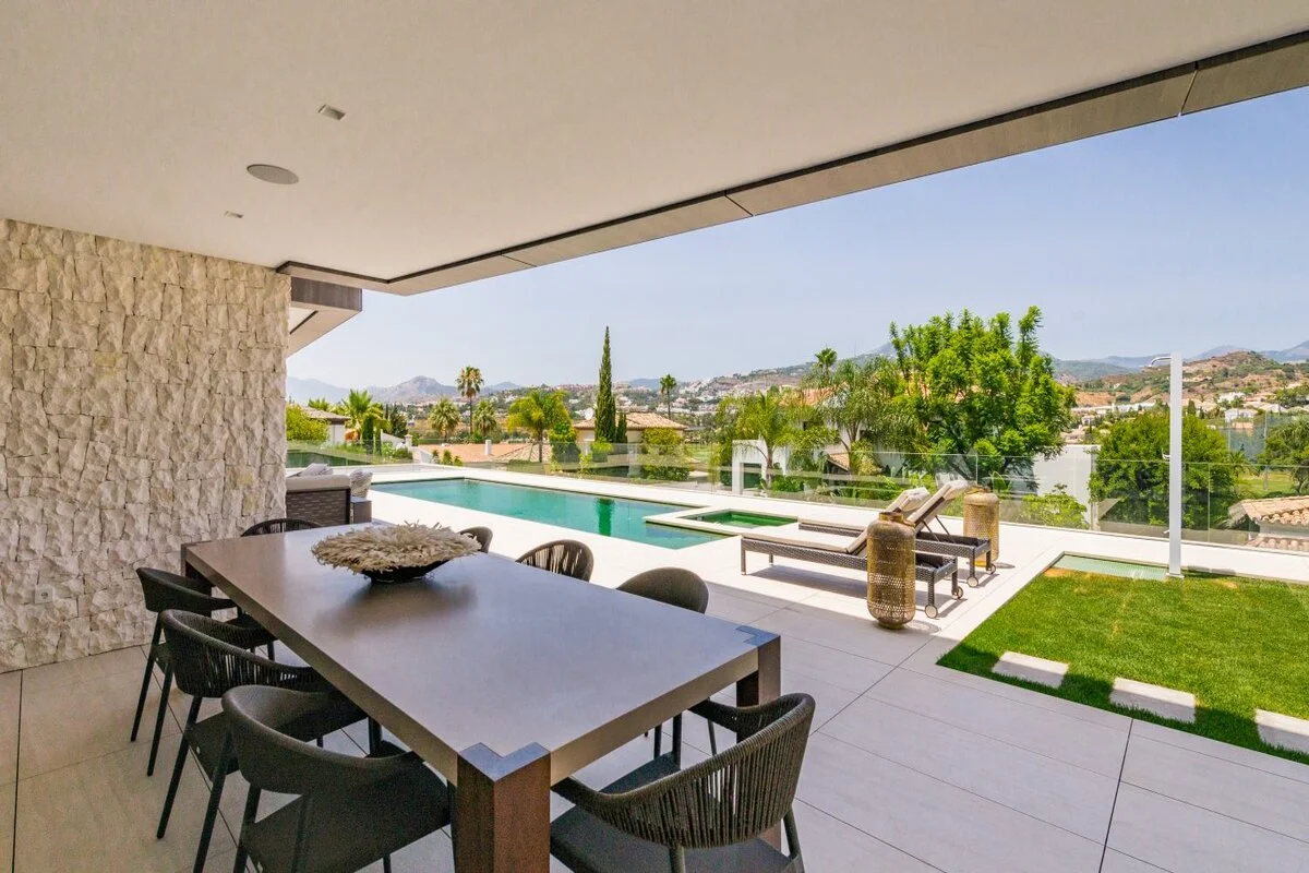 STUNNING NEWLY BUILT GOLF VILLA, Marbella