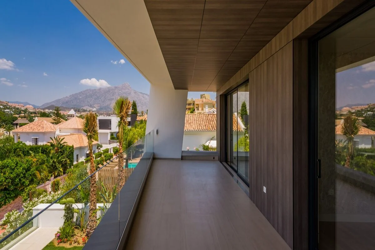 STUNNING NEWLY BUILT GOLF VILLA, Marbella