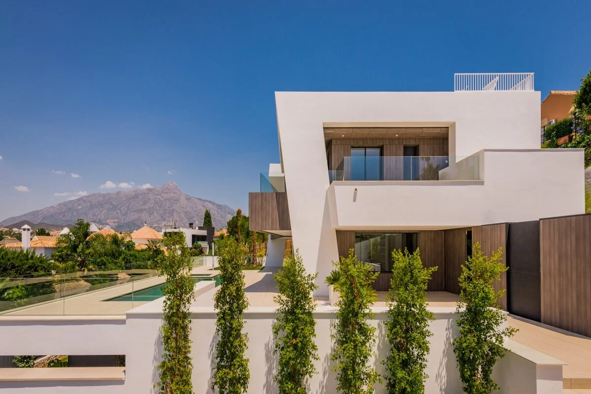 STUNNING NEWLY BUILT GOLF VILLA, Marbella