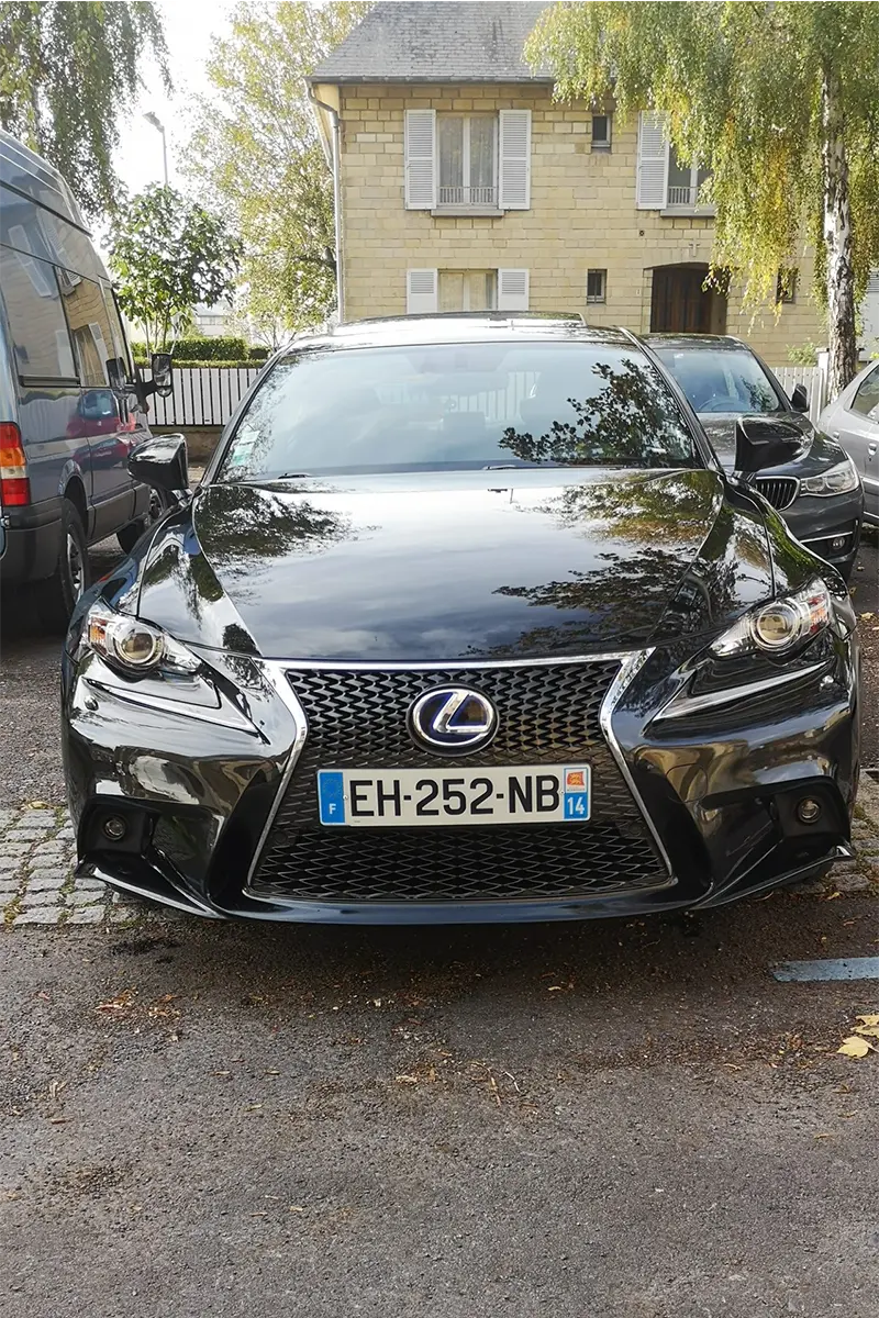 Lexus IS