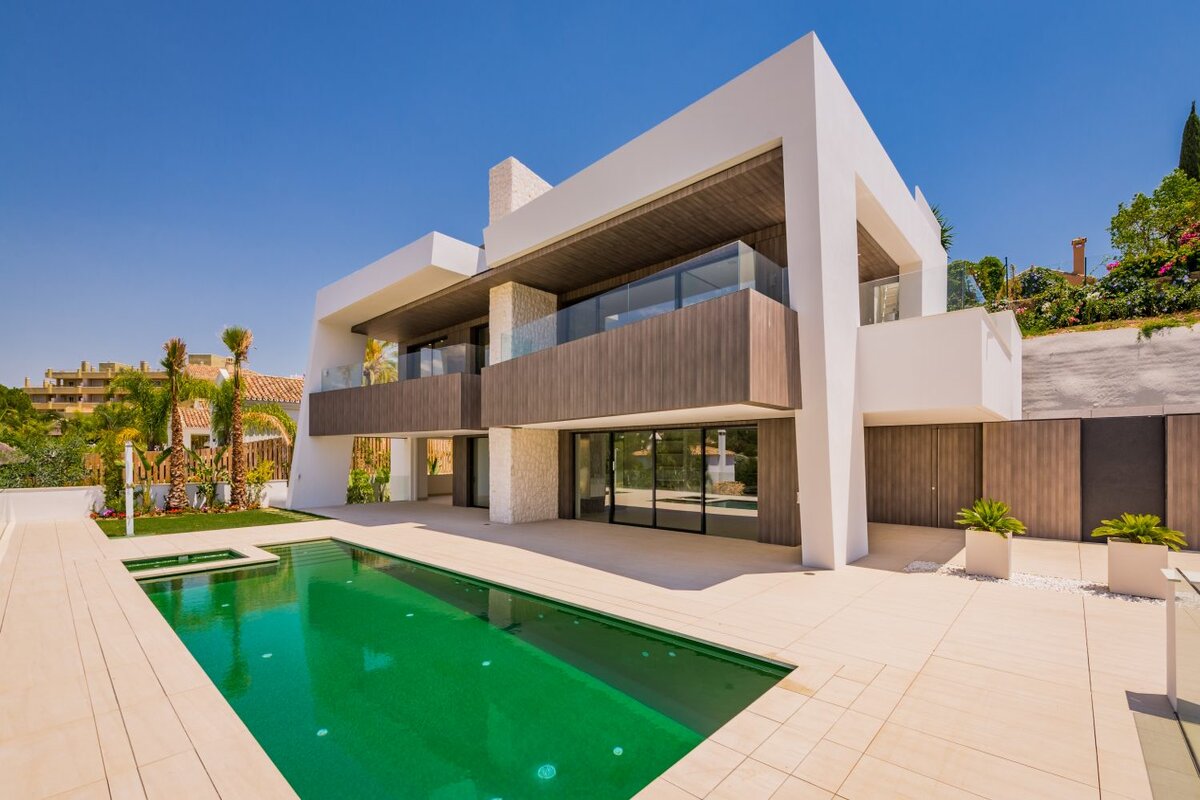 STUNNING NEWLY BUILT GOLF VILLA, Marbella