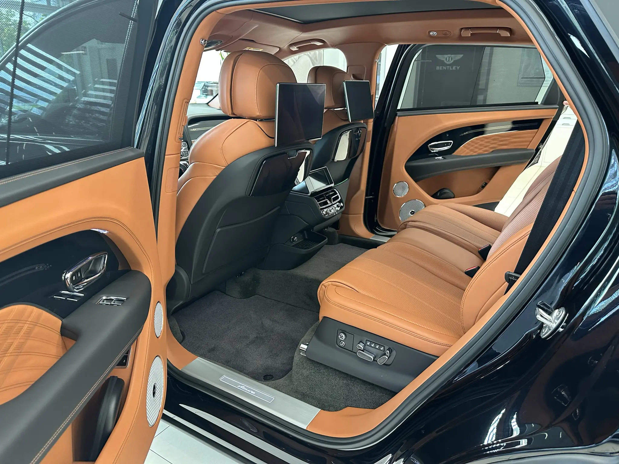 Bentley Bentayga Long