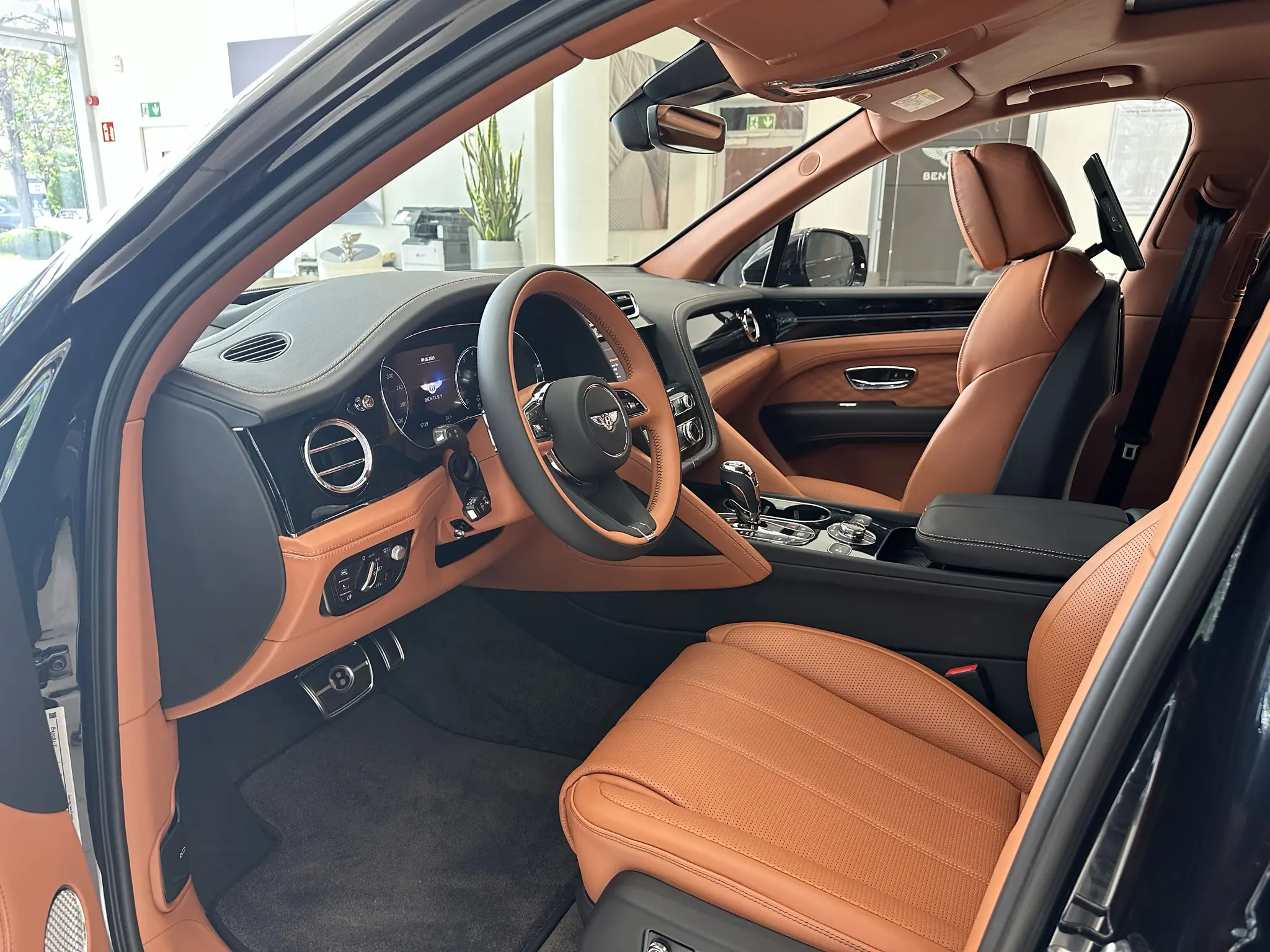 Bentley Bentayga Long