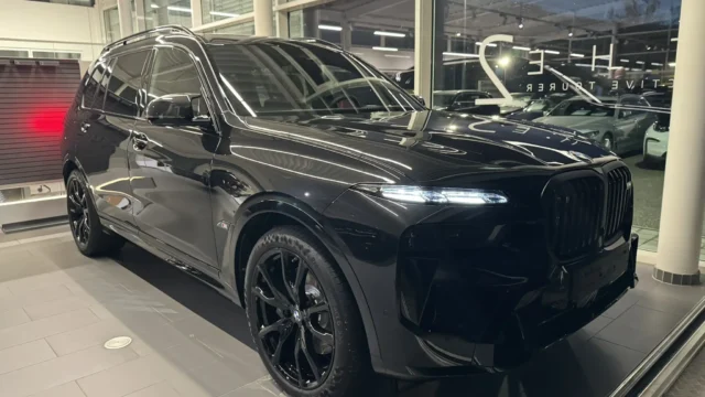 BMW X7 M60i