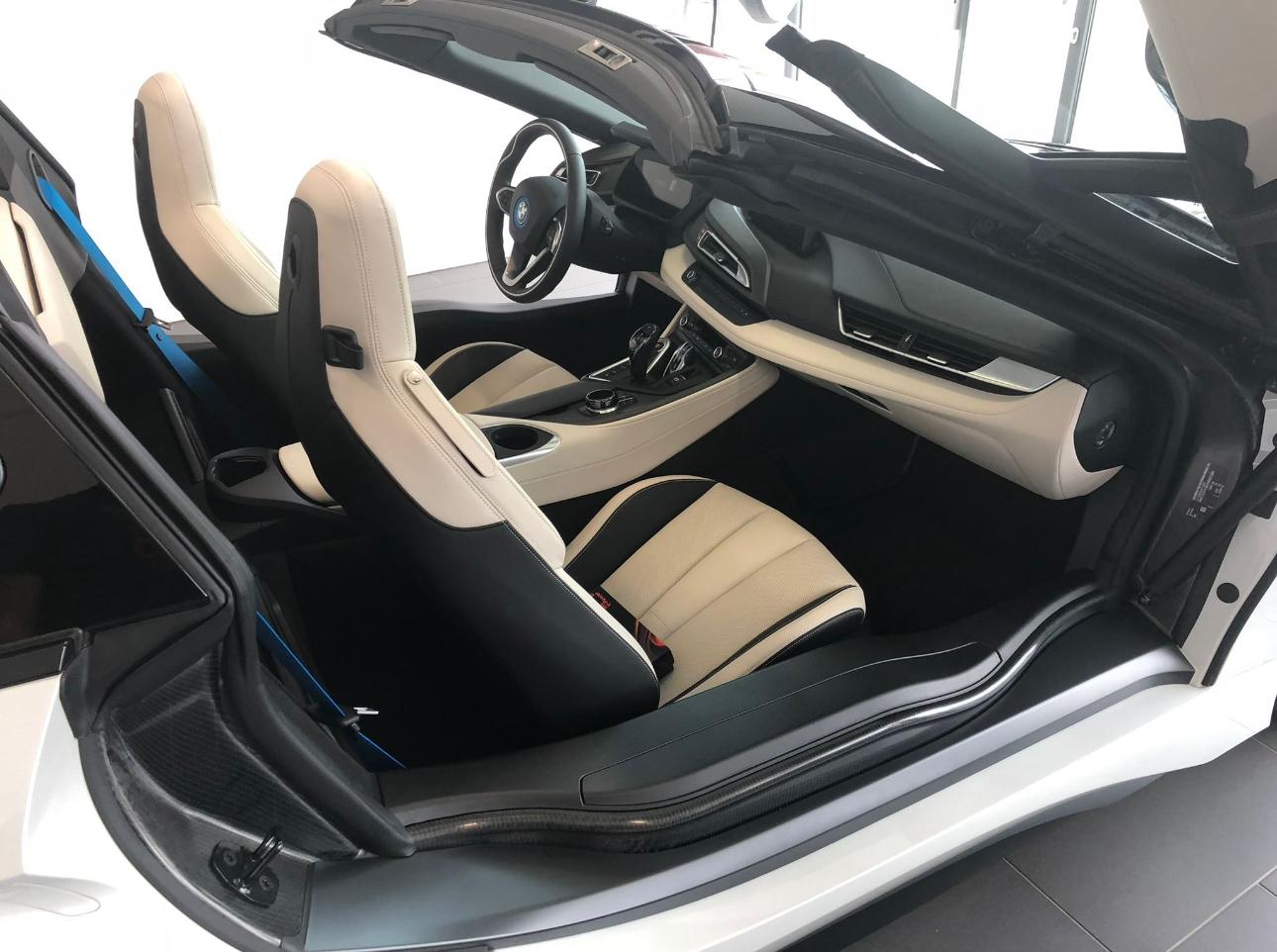 BMW i8 Roadster