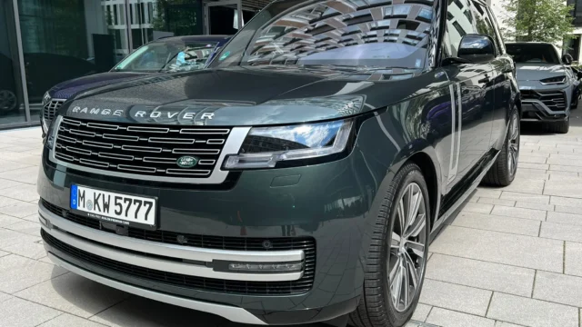 Land Rover Range Rover Vogue D350