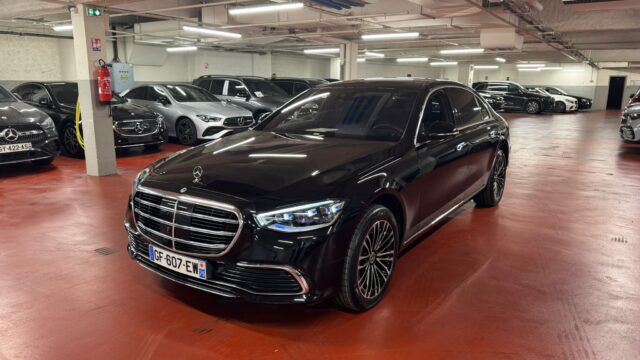 Mercedes Benz S class in Paris (France)