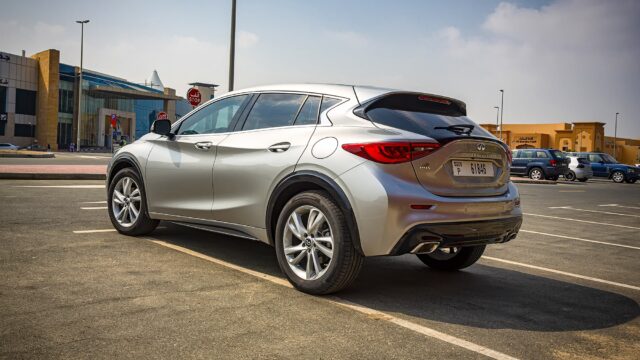 Infiniti Q30