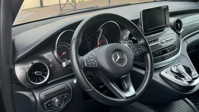 Mercedes-Benz V-class