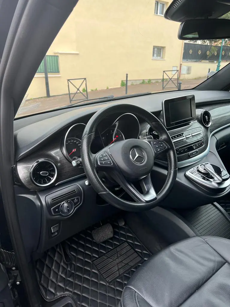 Mercedes-Benz V-class