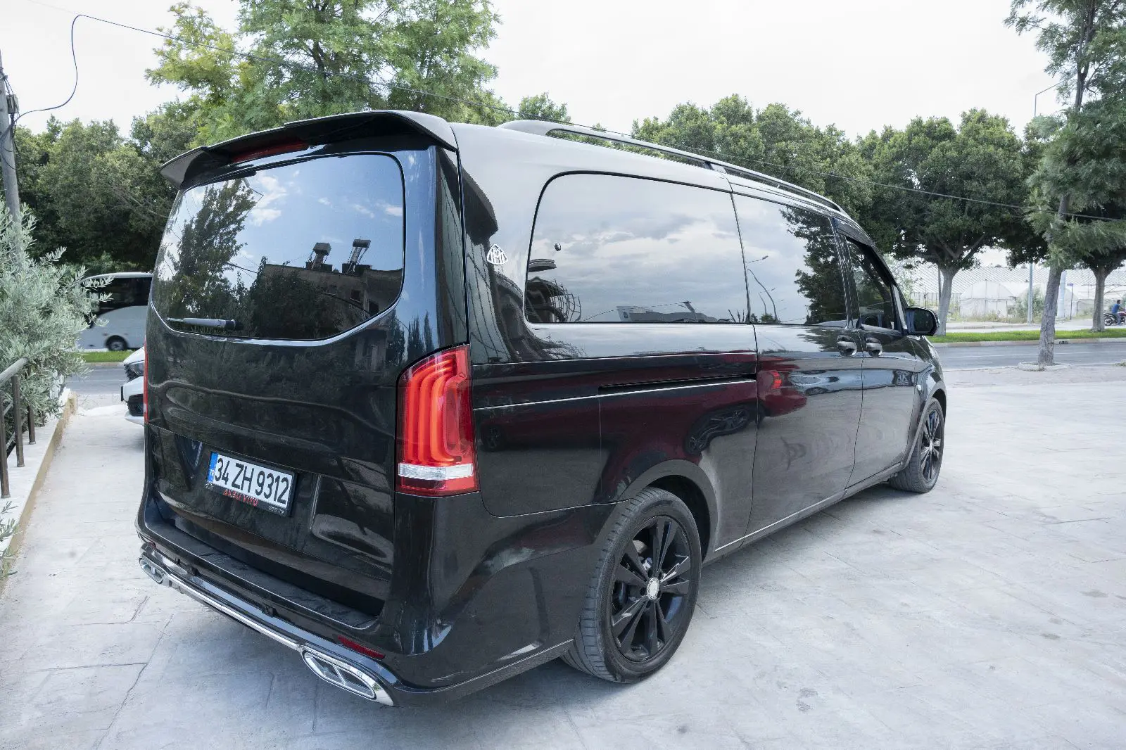 Mercedes-Benz V-class Maybach Edition