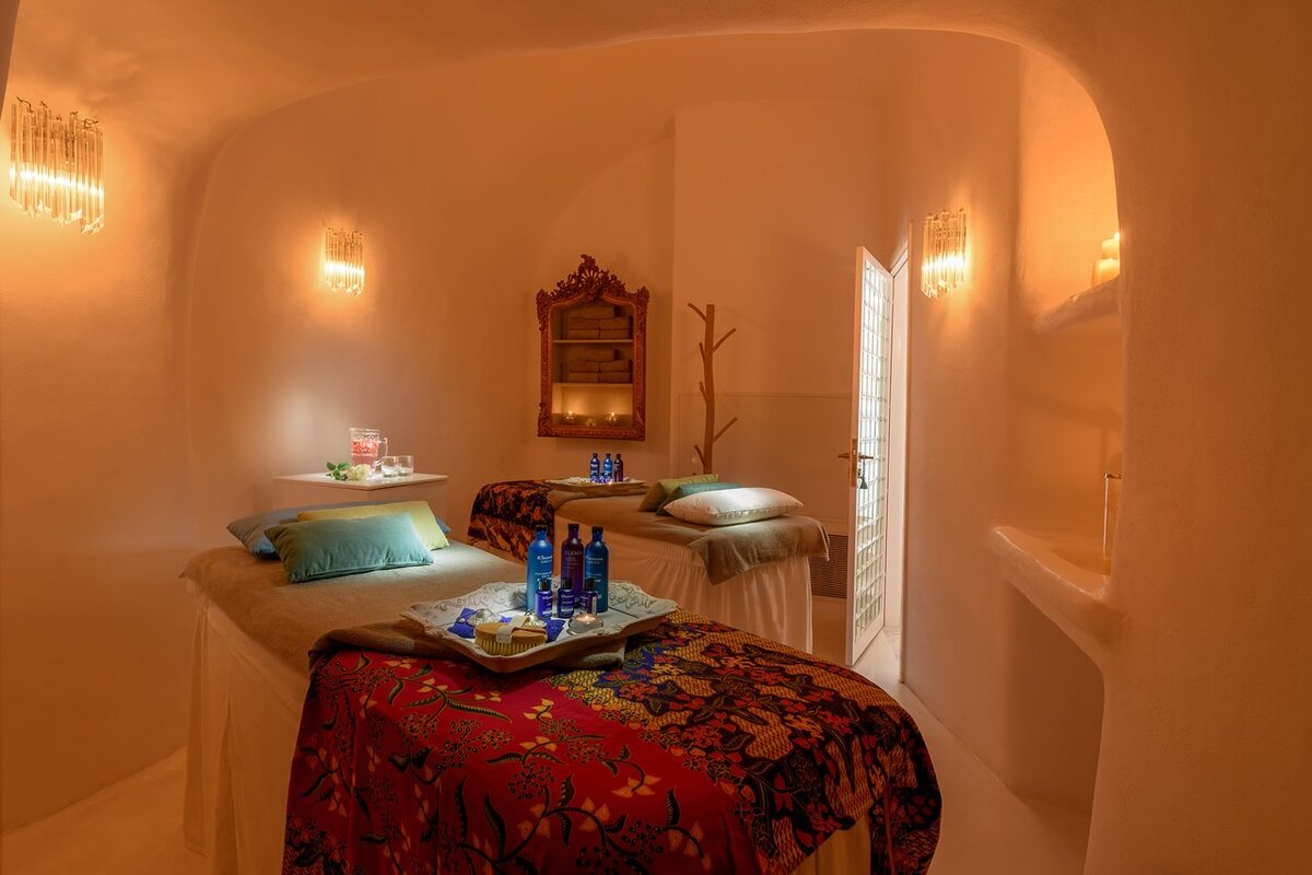 Canaves Oia Suites