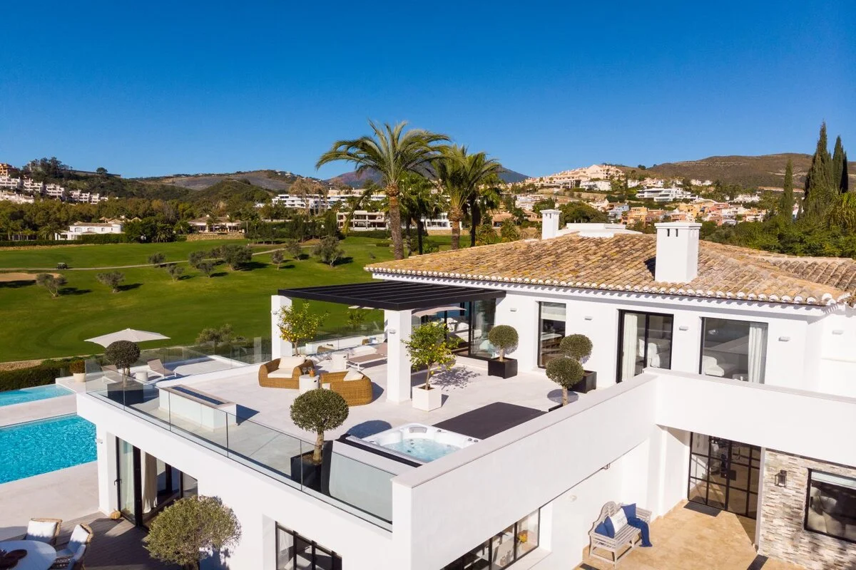 SUPERB VILLA FRONTLINE GOLF TO LOS NARANJOS, Marbella