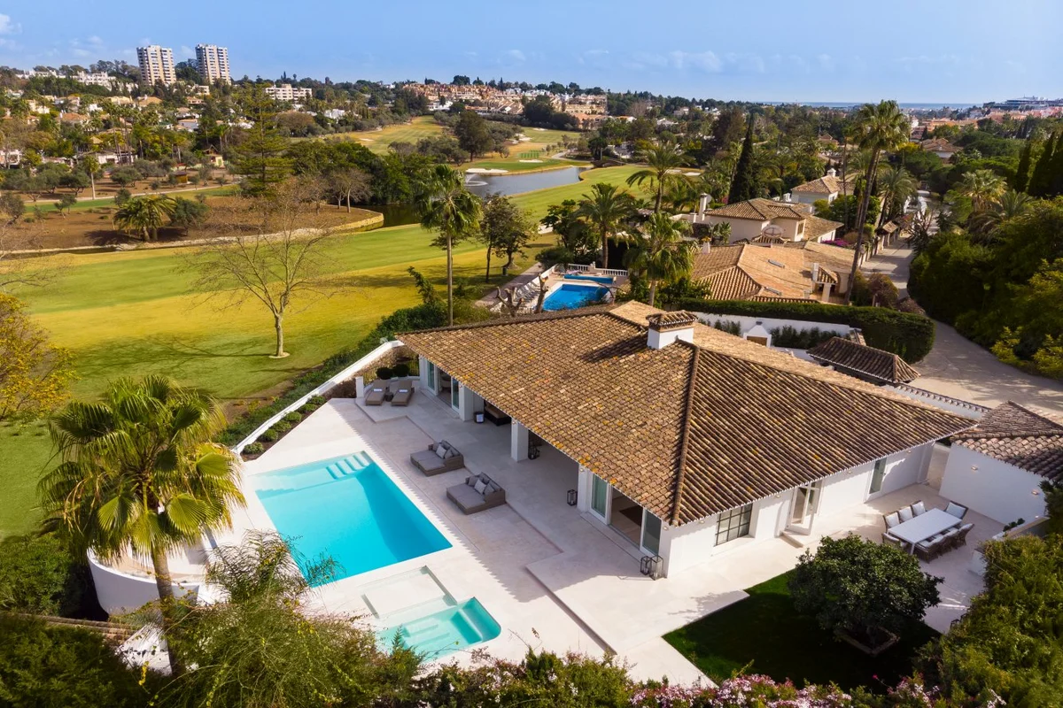 EXCELLENT FRONTLINE GOLF VILLA, Marbella