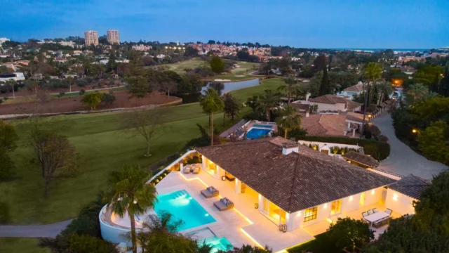 EXCELLENT FRONTLINE GOLF VILLA, Marbella