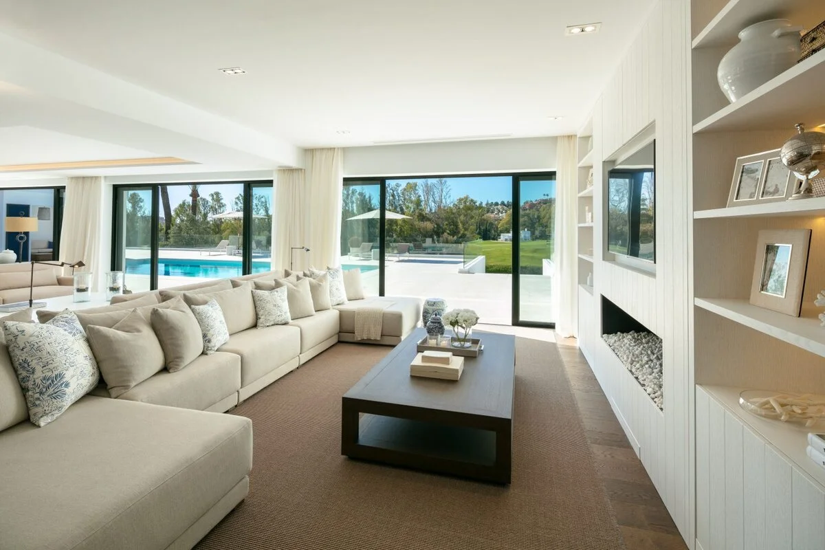 SUPERB VILLA FRONTLINE GOLF TO LOS NARANJOS, Marbella