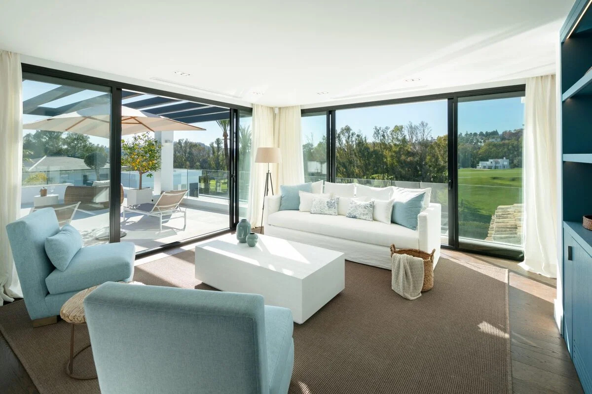 SUPERB VILLA FRONTLINE GOLF TO LOS NARANJOS, Marbella