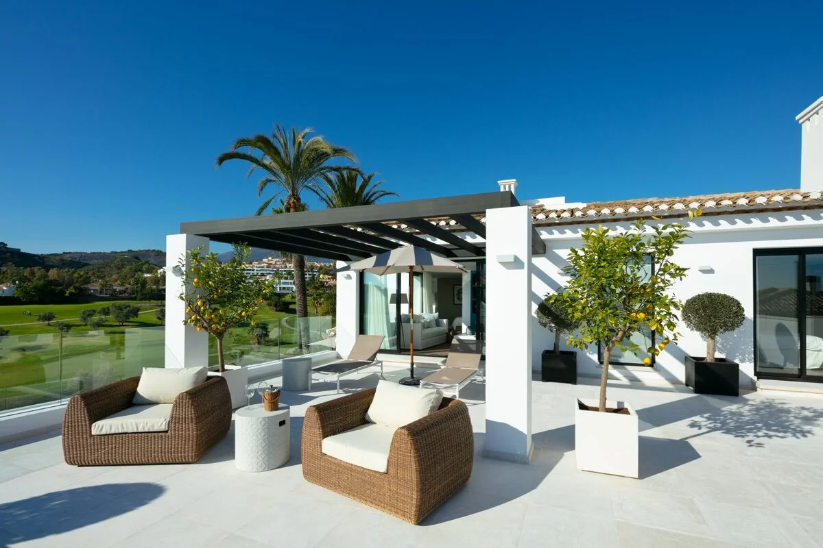 SUPERB VILLA FRONTLINE GOLF TO LOS NARANJOS, Marbella