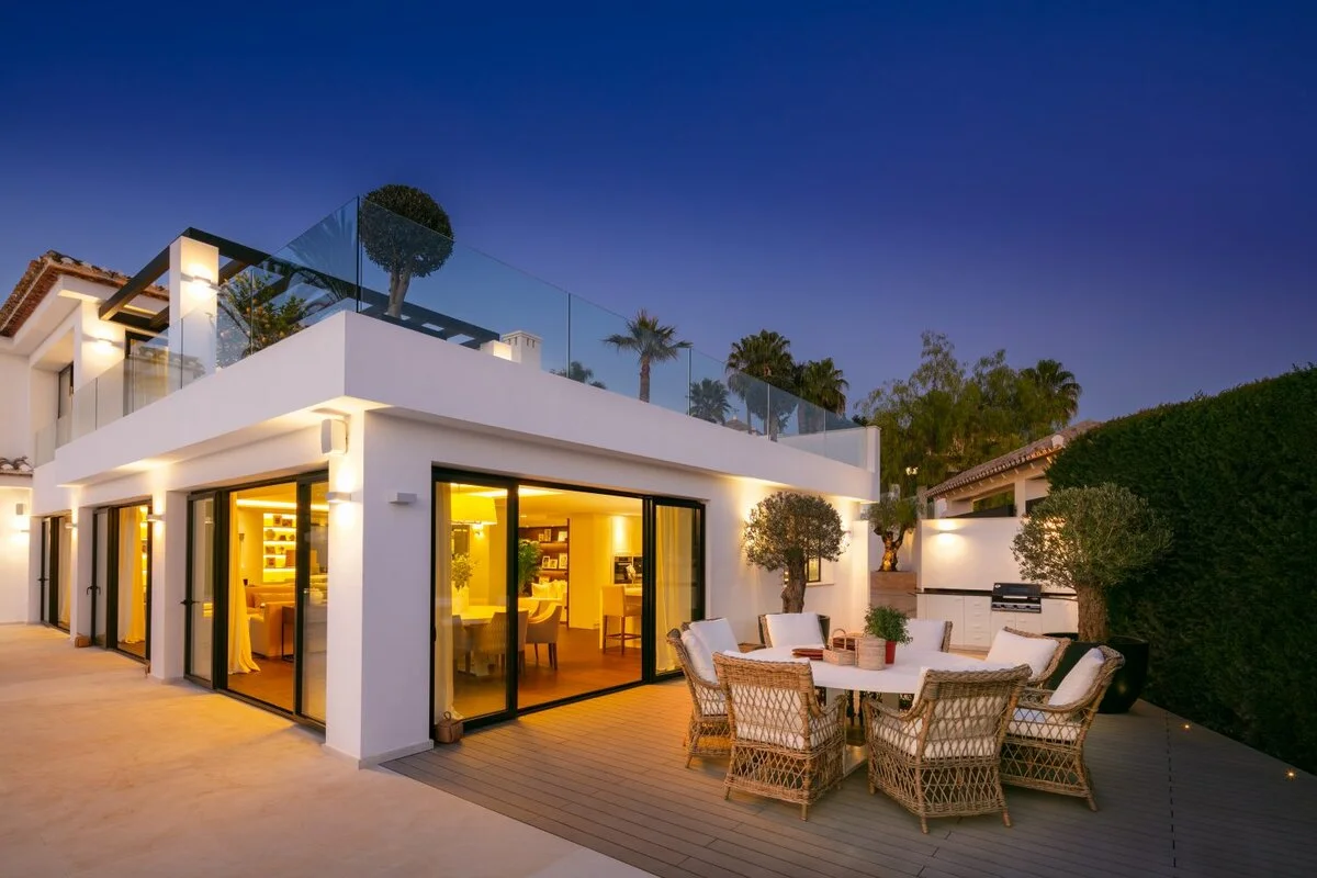 SUPERB VILLA FRONTLINE GOLF TO LOS NARANJOS, Marbella