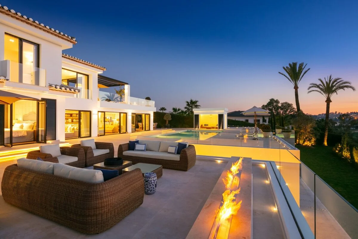 SUPERB VILLA FRONTLINE GOLF TO LOS NARANJOS, Marbella