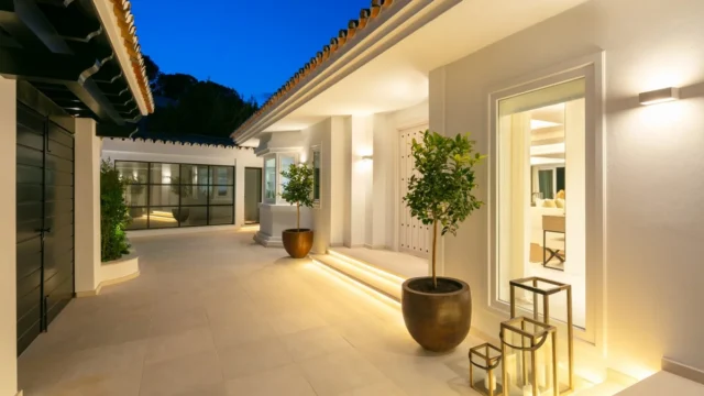 EXCELLENT FRONTLINE GOLF VILLA, Marbella