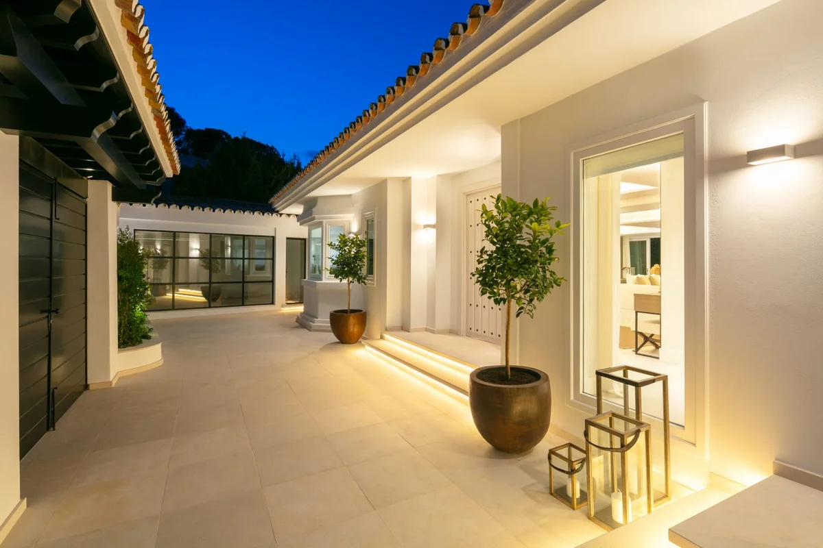 EXCELLENT FRONTLINE GOLF VILLA, Marbella