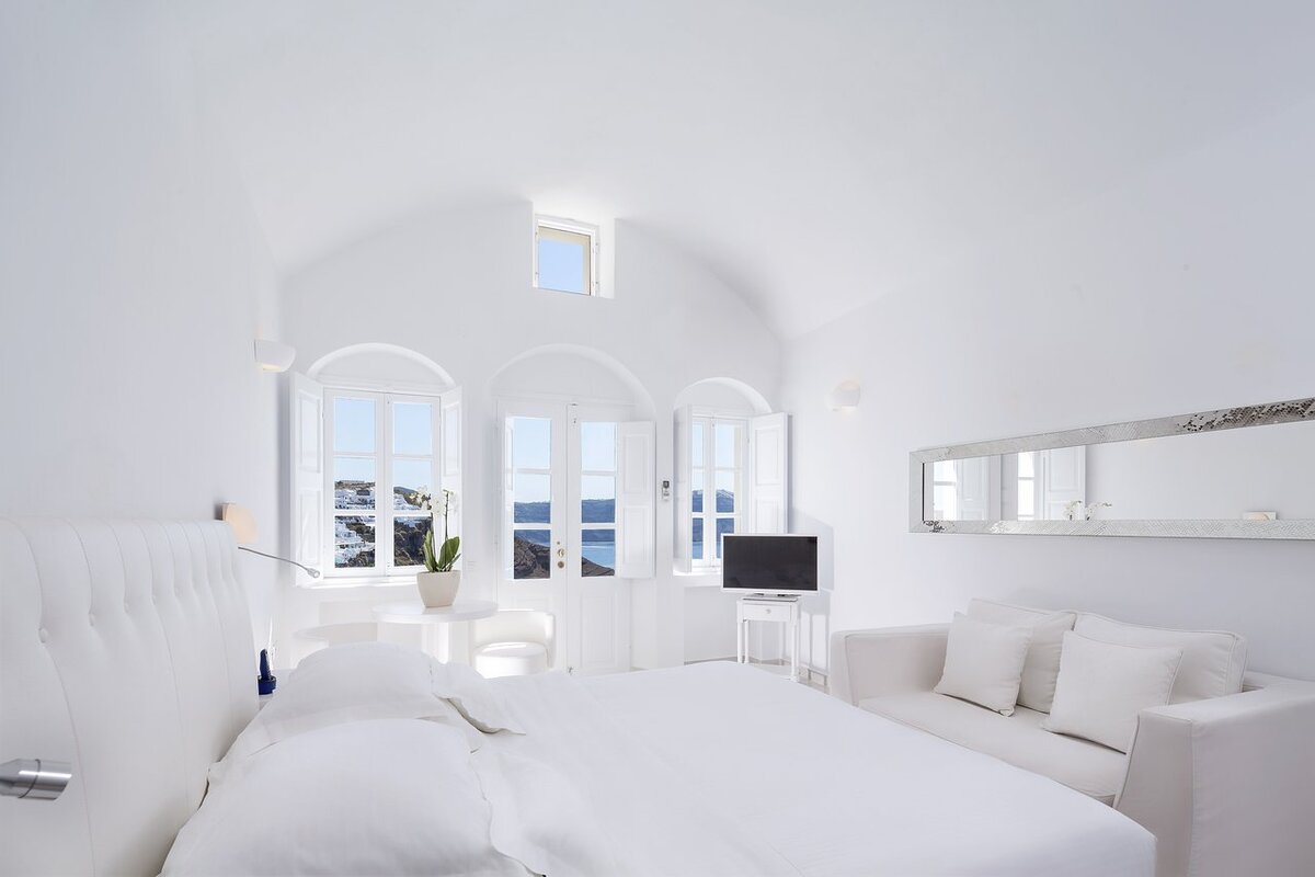 Canaves Oia Suites