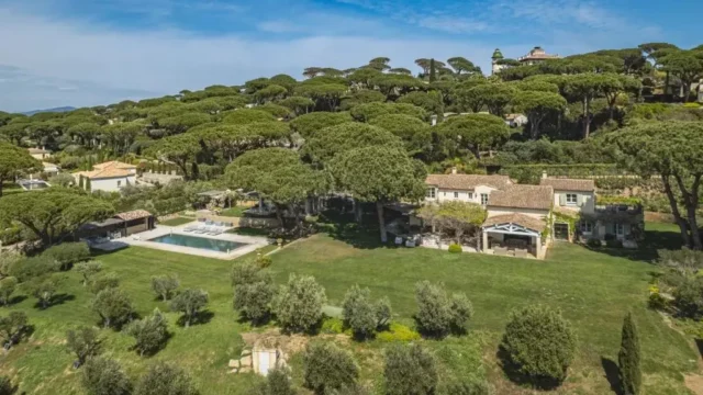 Villa Saint-Tropez, Les Parcs